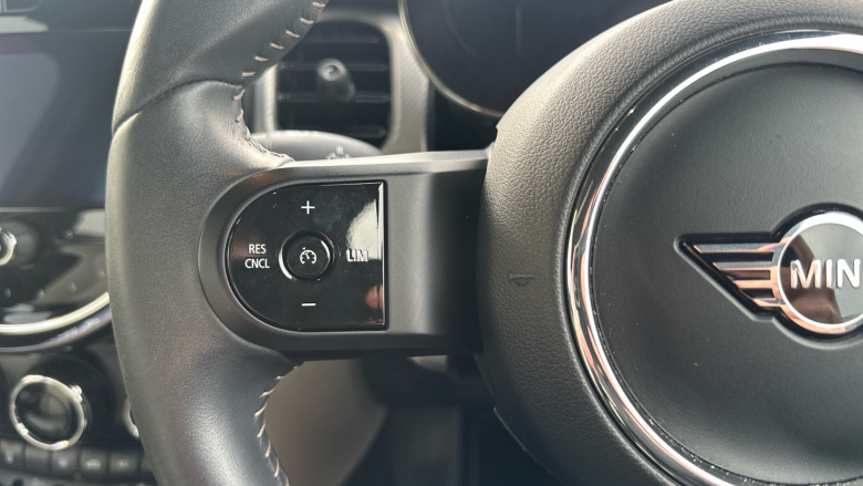 MINI Hatchback 1.5 Cooper Exclusive Premium 3dr Auto Petrol Hatchback